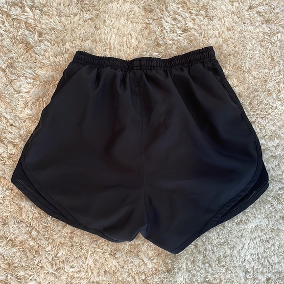 🖤 Black Nike Shorts - Picture 3 of 4